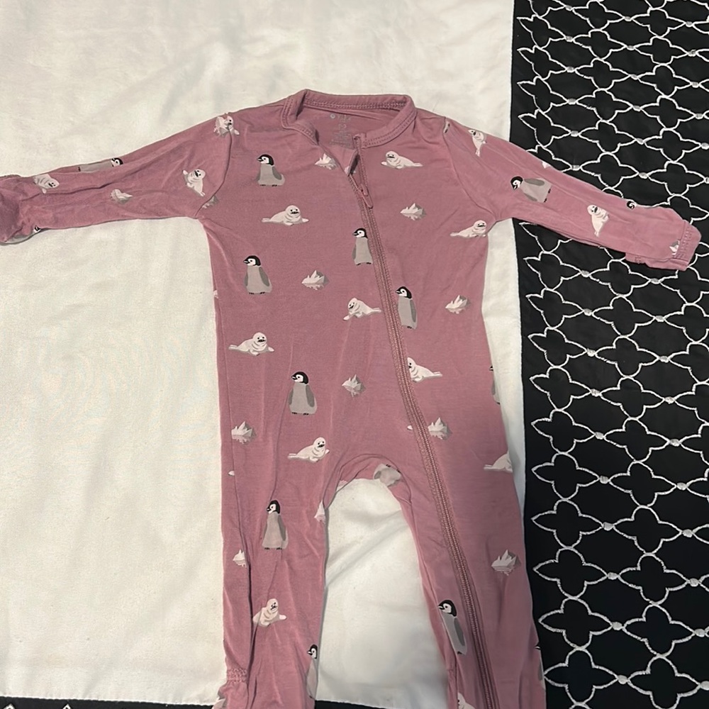 Kyte baby purple zipper footie pajama 0-3 month EUC